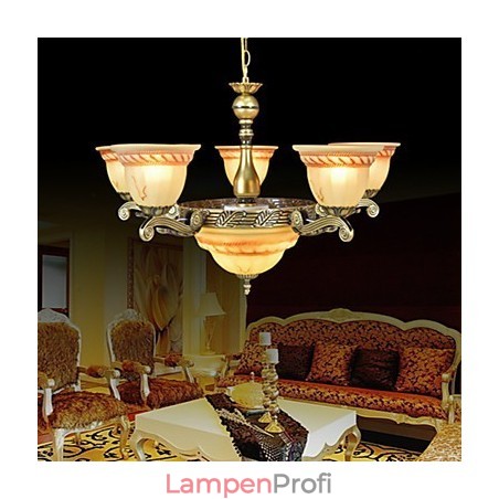 Traditioneller klassischer Vintage-Retro-Kronleuchter aus Bronzemetall