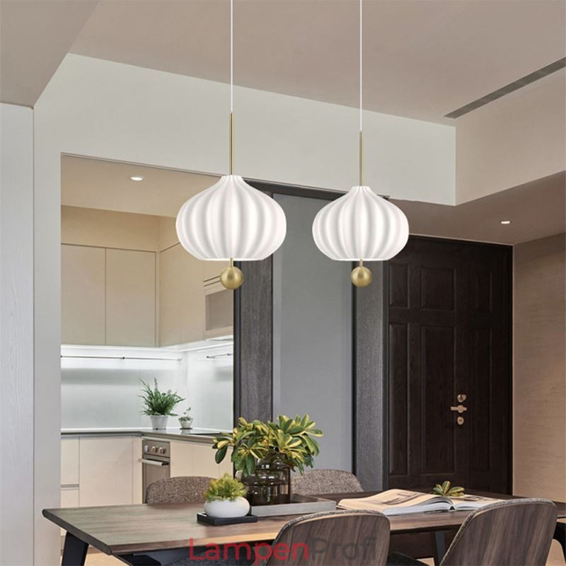 Moderne Pendelleuchte aus weißem Glas in Kugelform, minimalistische Deckenleuchte