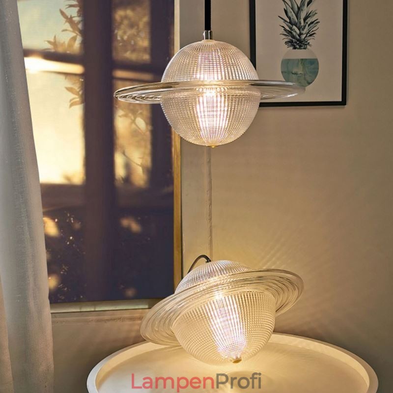 Moderne Deckenleuchte in Form einer Pendelleuchte aus Glas
