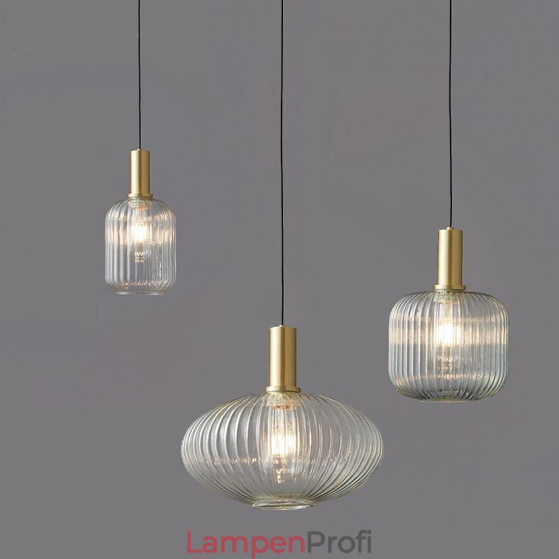Moderne Pendelleuchte mit einer Leuchte aus Glas, Pendelleuchte, Insel