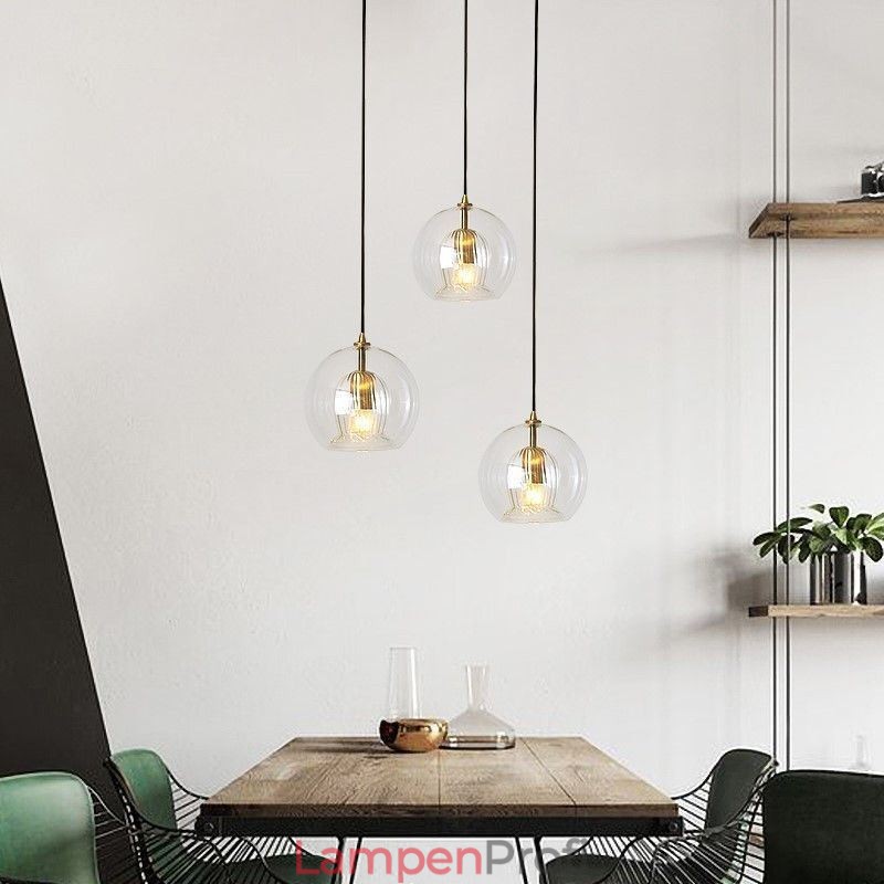Moderne Pendelleuchte aus Glas mit Einzelkopf