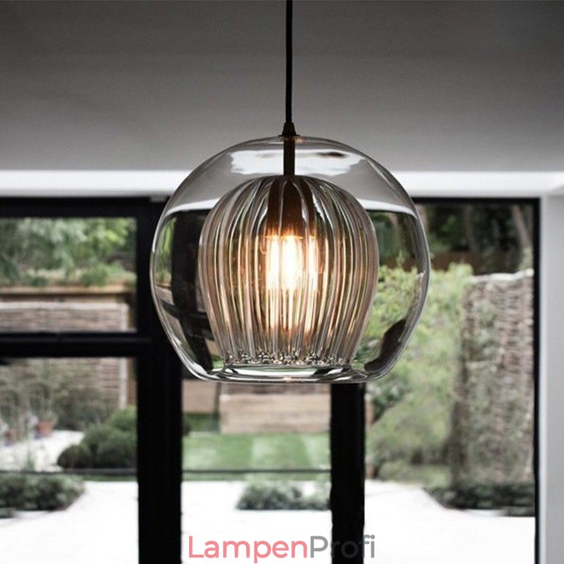 Moderne Pendelleuchte aus Glas mit Einzelkopf