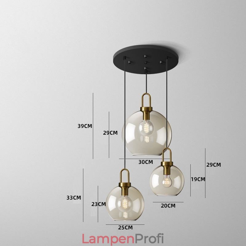 3-flammige Pendelleuchte mit Glasschirminsel