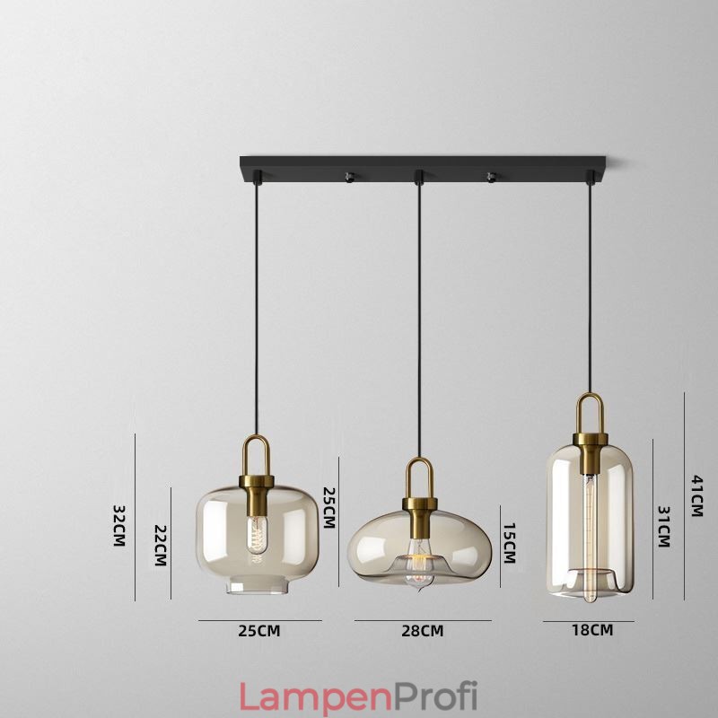 3-flammige Pendelleuchte mit Glasschirminsel