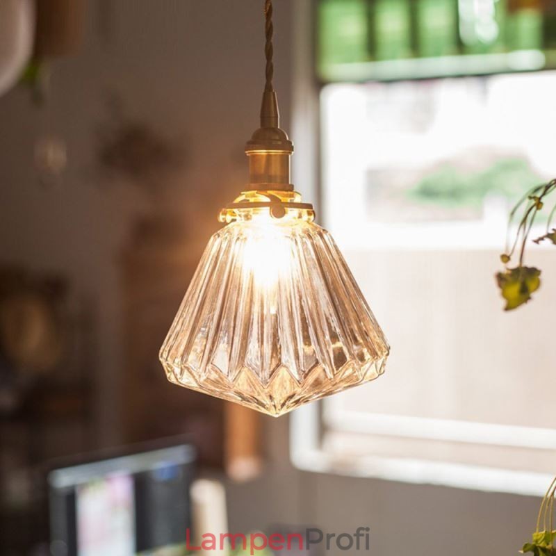 Pendelleuchte aus geripptem Glas mit klarem Diamant