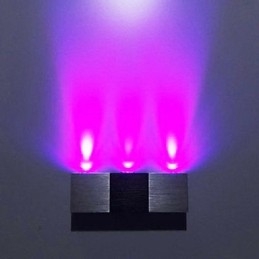 Moderne Wandleuchte mit Streulicht, rechteckiger Aluminiumkörper