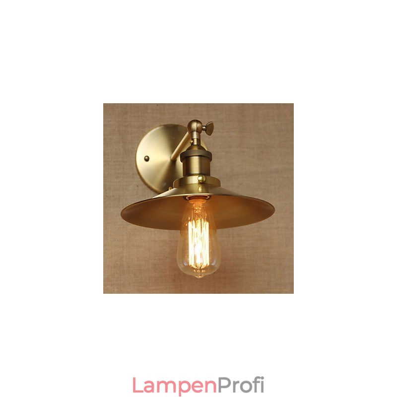 Minimalistische Villa im Industriestil, Retro-Kupfer-Dekorschirme vor der Kirchengangwand