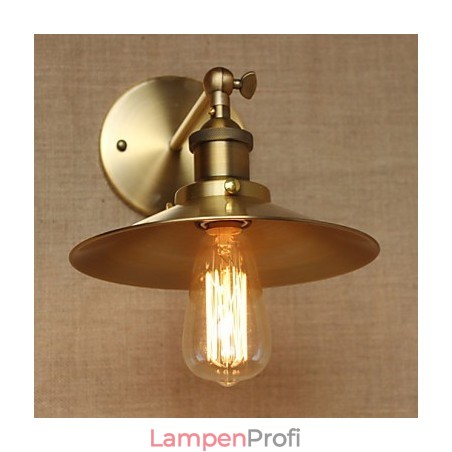 Minimalistische Villa im Industriestil, Retro-Kupfer-Dekorschirme vor der Kirchengangwand