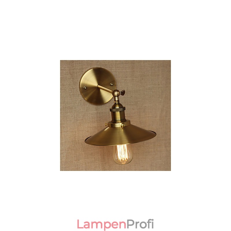 Minimalistische Villa im Industriestil, Retro-Kupfer-Dekorschirme vor der Kirchengangwand