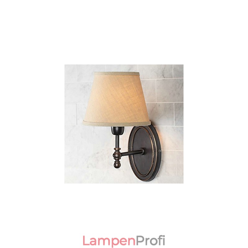 Ländliche nordische Wandlampe im Stil der alten Traditionen mit warmem Stoffbezug