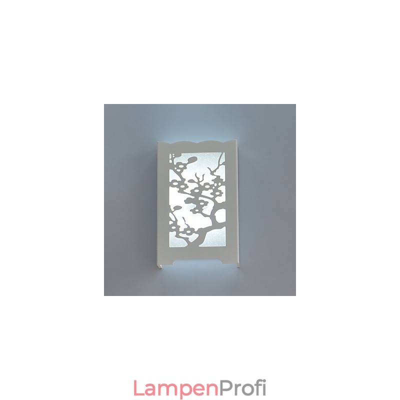 Weiße Pflaumenblüten-Wandleuchte mit geschnitzten Mustern oder Designs auf Holzleuchten