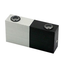 Moderne Wandleuchte mit halb silbernem, halb schwarzem, schickem Design, kubischer Körper, 2 S