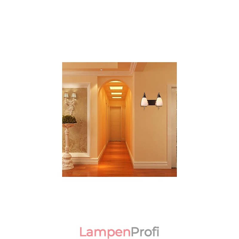 2-flammige Wandleuchte mit weißem Schirm