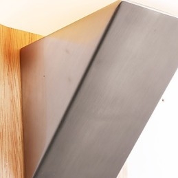 Moderne zeitgenössische schwarze Oxid-Finish-Funktion für Augenschutz Umgebungslicht Wandleuchten Wandleuchte