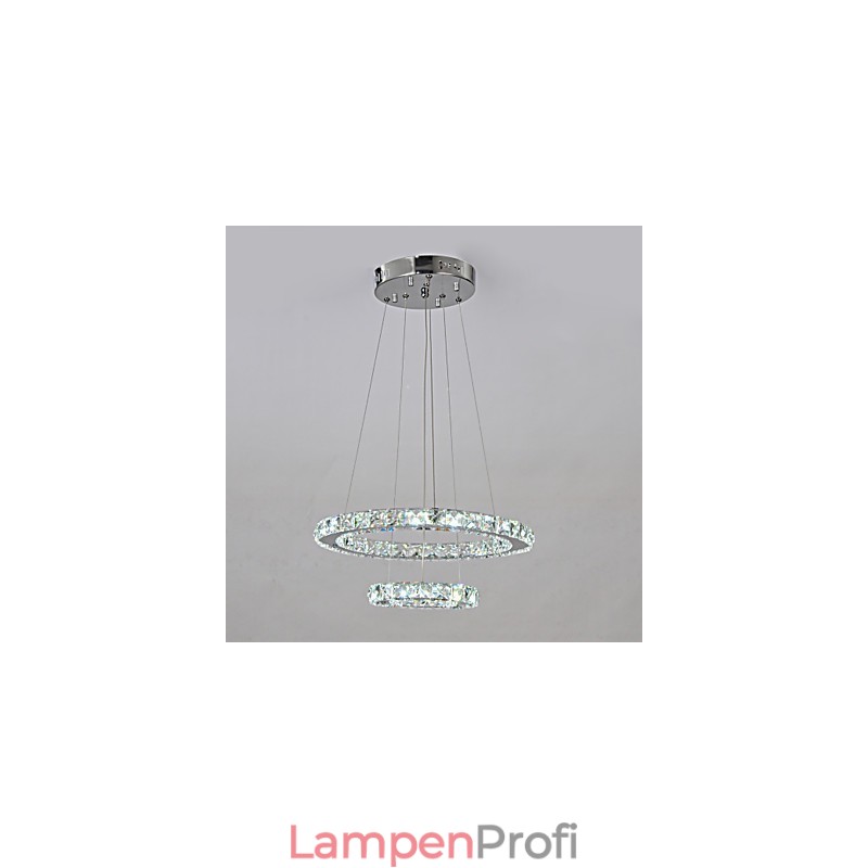 Traditioneller klassischer Kronleuchter aus Chrommetall