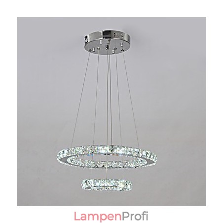 Traditioneller klassischer Kronleuchter aus Chrommetall