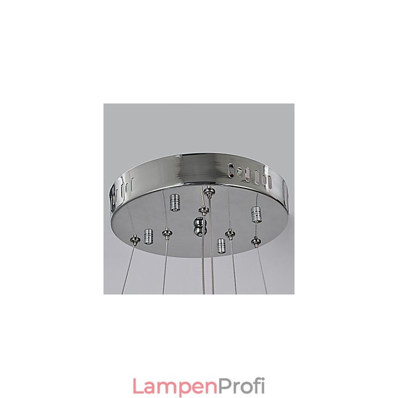 Traditioneller klassischer Kronleuchter aus Chrommetall