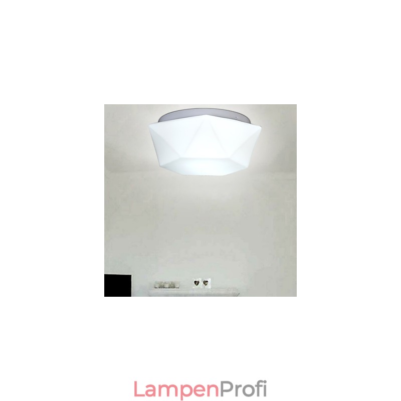 Kreative weiße Diamantglaskuppel absorbiert Licht