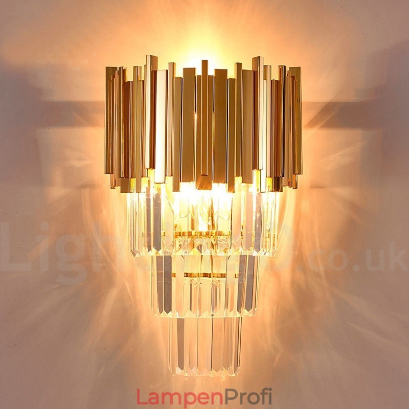 Goldfarbene, passende postmoderne Luxus-Wandleuchte aus K9-Kristall mit Kristallschirm