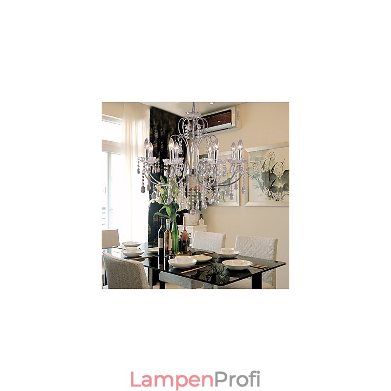 Traditioneller klassischer Kronleuchter aus Kristall und Chrommetall