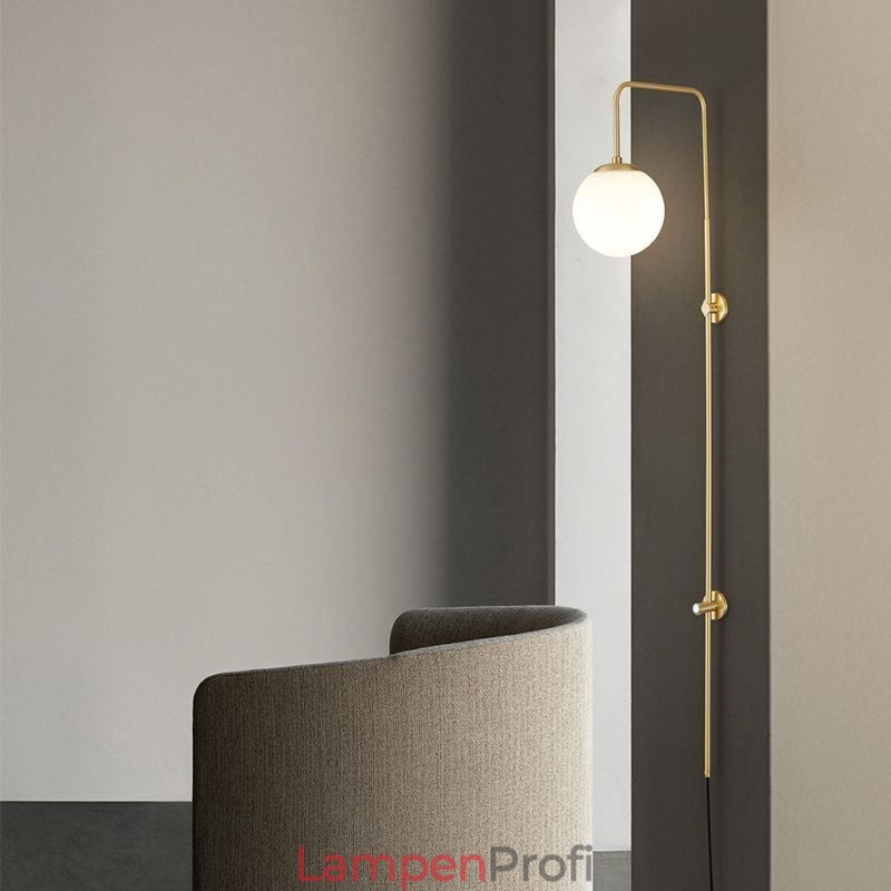 Moderne Globe Wandleuchte aus gebürstetem Goldglas