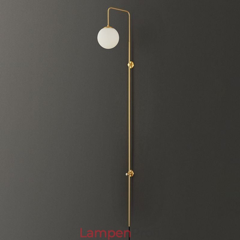 Moderne Globe Wandleuchte aus gebürstetem Goldglas