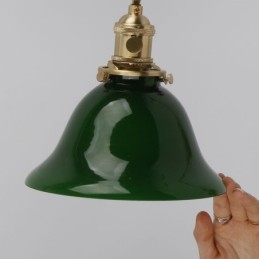 Moderne Wandleuchte mit Glasschirm