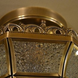 Traditionelle, klassische Einbaustrahler aus Messing und Metall im Mini-Stil