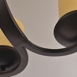 Traditioneller klassischer Kronleuchter aus Metall im Mini-Retro-Stil