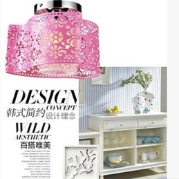 Zeitgenössische und kontraktierte Lampe mit einem Kopf zur Absorption von Kuppellicht