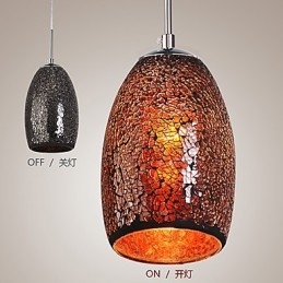 Traditionelle klassische Pendelleuchte aus Metall im Vintage-Stil