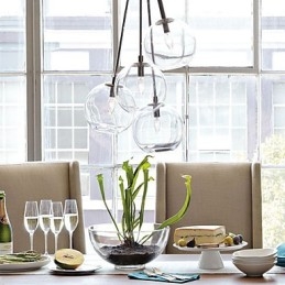 Traditionelle, klassische Pendelleuchte im Mini-Stil mit Gemälde