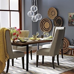 Traditionelle, klassische Pendelleuchte im Mini-Stil mit Gemälde