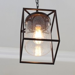 Quadratischer Rahmen der Glasdecke im nordischen Landhausstil