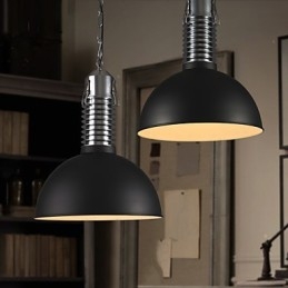 Traditioneller klassischer Kronleuchter aus Metall im Mini-Stil im Vintage-Stil